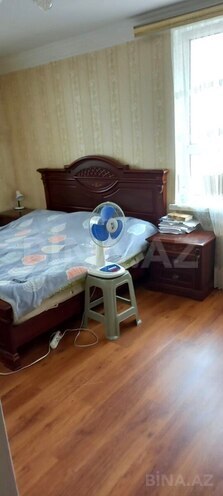 Satılır 1 otaqlı köhnə tikili 45 m², İnşaatçılar m., photo 3 from 12