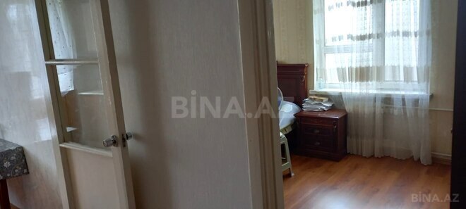 Satılır 1 otaqlı köhnə tikili 45 m², İnşaatçılar m., photo 4 from 12