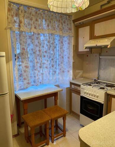 Satılır 1 otaqlı köhnə tikili 35 m², Elmlər Akademiyası m., photo 7 from 10