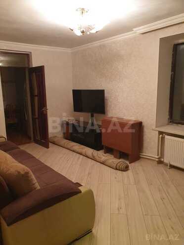 Satılır 2 otaqlı köhnə tikili 65 m², İnşaatçılar m., photo 1 from 11