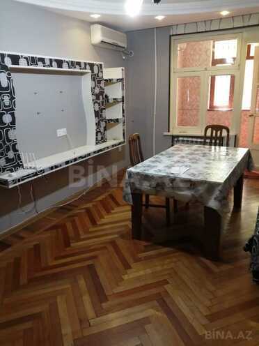 Продаётся 3-комн. вторичка 70 м², м. Кара Караев, photo 3 from 18