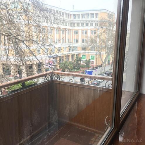 İcarəyə verilir 3 otaqlı köhnə tikili 110 m², Sahil m., photo 16 from 20