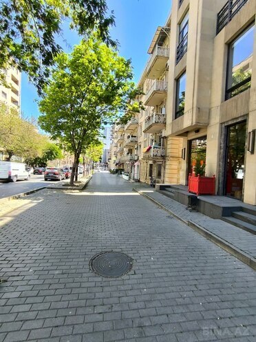 Продаётся 2-комн. вторичка 55 м², Насиминский  р., photo 1 from 18