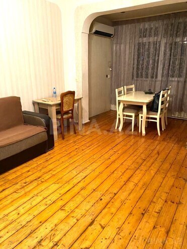 Satılır 2 otaqlı köhnə tikili 45 m², Memar Əcəmi m., photo 1 from 10