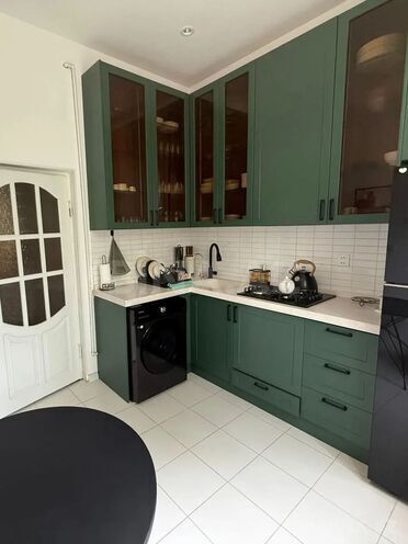 Продаётся 3-комн. вторичка 80 м², м. Низами, photo 1 from 13