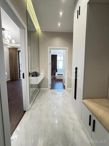 Продаётся 2-комн. новостройка 57 м², м. Кара Караев, photo 1 from 19