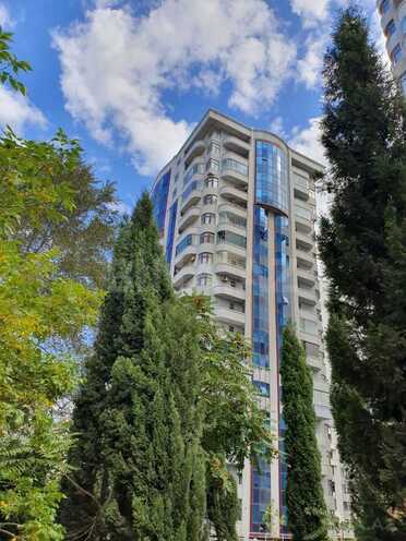 Продаётся 4-комн. новостройка 210 м², Насиминский  р., photo 1 from 10