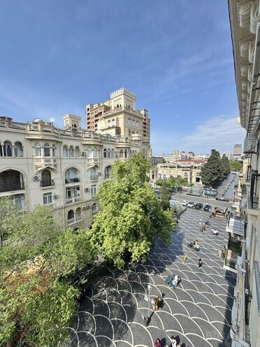 Satılır 2 otaqlı köhnə tikili 42 m², Sahil m., photo 3 from 13
