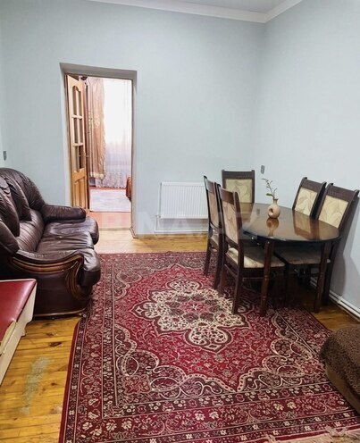 İcarəyə verilir 2 otaqlı köhnə tikili 55 m², 28 May m., photo 1 from 8