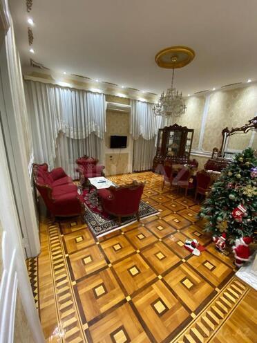 Продаётся 5-комн. вторичка 200 м², м. Ичеришехер, photo 1 from 21