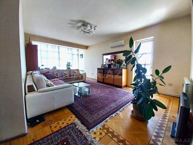 Продаётся 2-комн. вторичка 80 м², м. Низами, photo 1 from 14