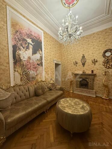 Сдаётся 3-комн. вторичка 70 м², м. Сахил, photo 1 from 18