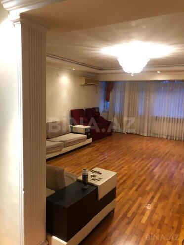 Продаётся 3-комн. вторичка 125 м², м. Низами, photo 13 from 19