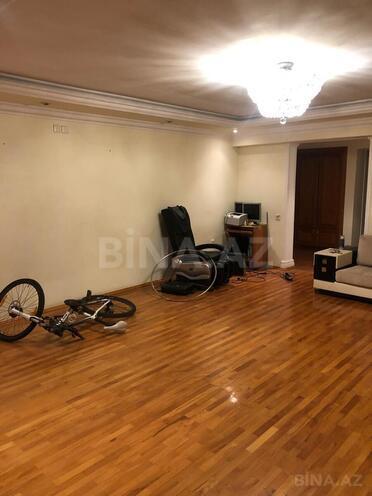 Продаётся 3-комн. вторичка 125 м², м. Низами, photo 11 from 19