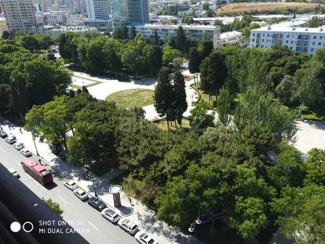 Продаётся 3-комн. вторичка 125 м², м. Низами, photo 3 from 19