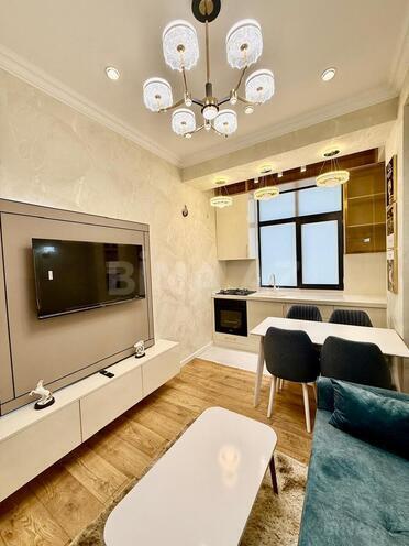 Продаётся 2-комн. новостройка 37 м², м. Кара Караев, photo 1 from 12