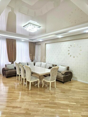 Сдаётся 3-комн. новостройка 160 м², м. Нефтчиляр, photo 1 from 21