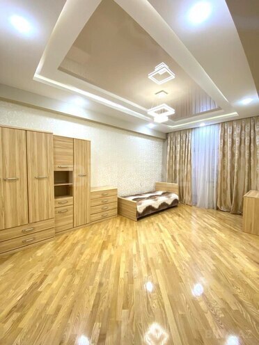 Сдаётся 3-комн. новостройка 160 м², м. Нефтчиляр, photo 8 from 21