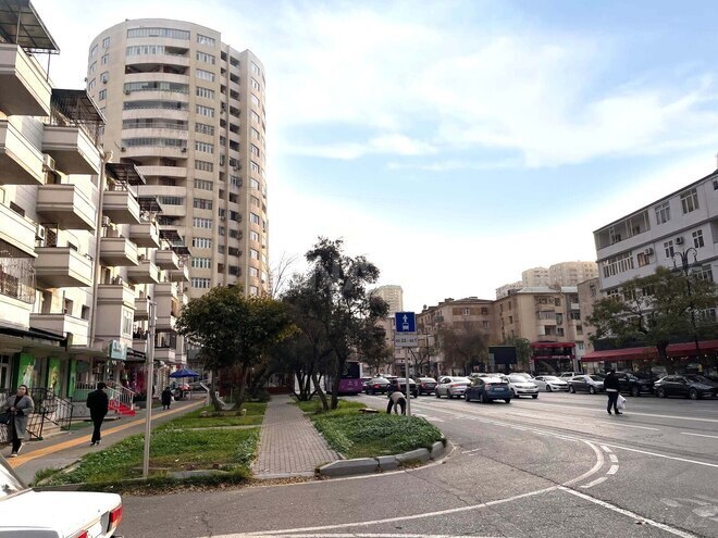 Satılır 3 otaqlı köhnə tikili 80 m², Elmlər Akademiyası m., photo 1 from 13