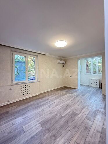 Продаётся 2-комн. вторичка 40 м², м. Иншаатчылар, photo 1 from 15