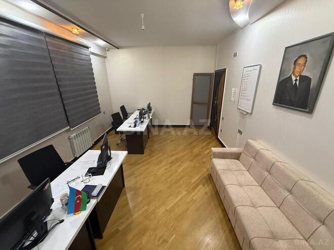 Продаётся 3-комн. новостройка 142 м², м. Низами, photo 14 from 30