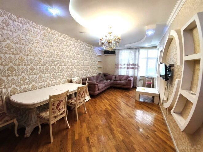 Сдаётся 3-комн. новостройка 90 м², м. Нефтчиляр, photo 3 from 14