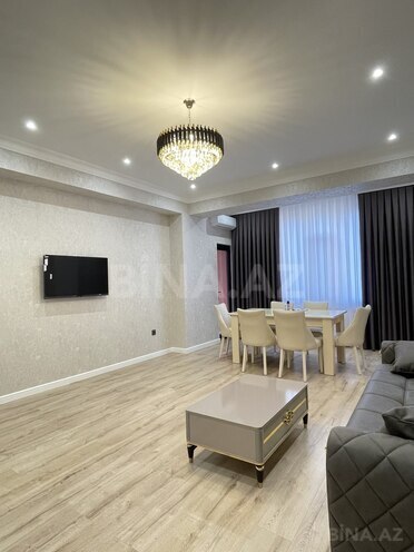 Сдаётся 3-комн. новостройка 110 м², м. Нариман Нариманов, photo 1 from 15