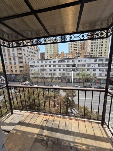 Продаётся 2-комн. вторичка 50 м², м. Элмляр Академиясы, photo 6 from 12