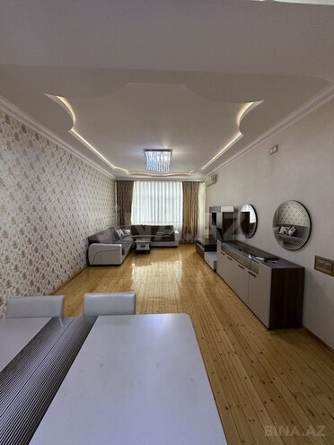 Сдаётся 3-комн. новостройка 97 м², м. Кара Караев, photo 1 from 18