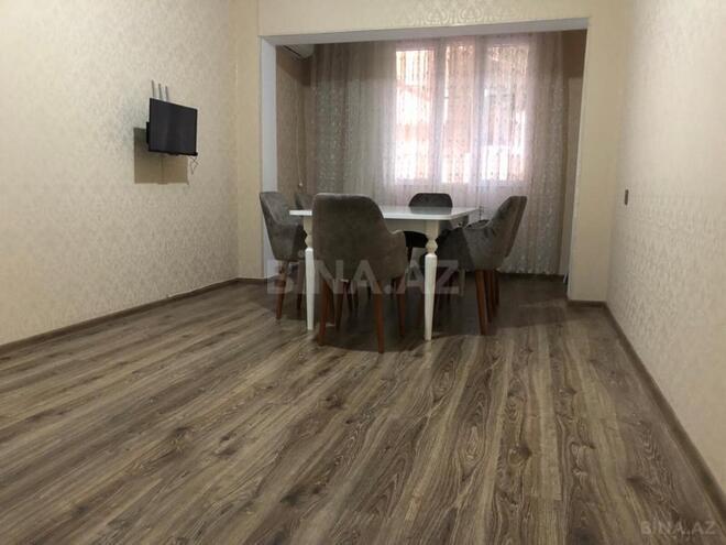 Satılır 2 otaqlı köhnə tikili 50 m², Nəsimi m., photo 1 from 14