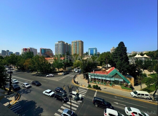 Продаётся 3-комн. вторичка 110 м², м. Низами, photo 3 from 24