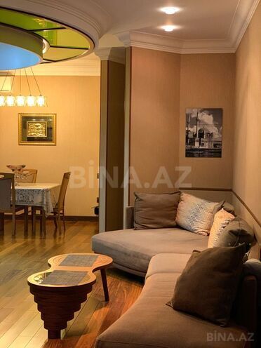 Продаётся 3-комн. вторичка 110 м², м. Низами, photo 10 from 24