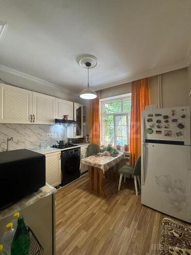 Satılır 2 otaqlı köhnə tikili 65 m², Xalqlar Dostluğu m., photo 9 from 14