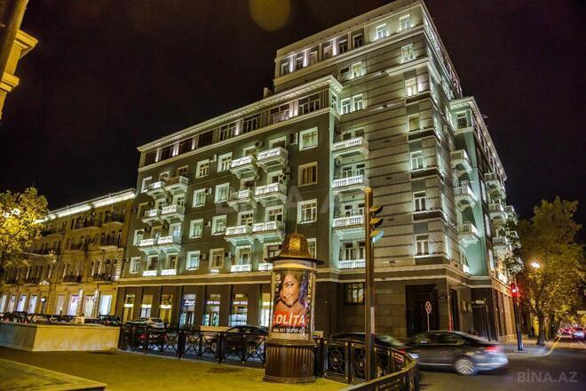 Сдаётся 3-комн. новостройка 130 м², м. Сахил, photo 1 from 16