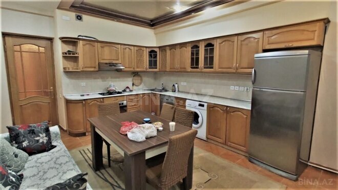 İcarəyə verilir 3 otaqlı yeni tikili 190 m², 28 May m., photo 9 from 15