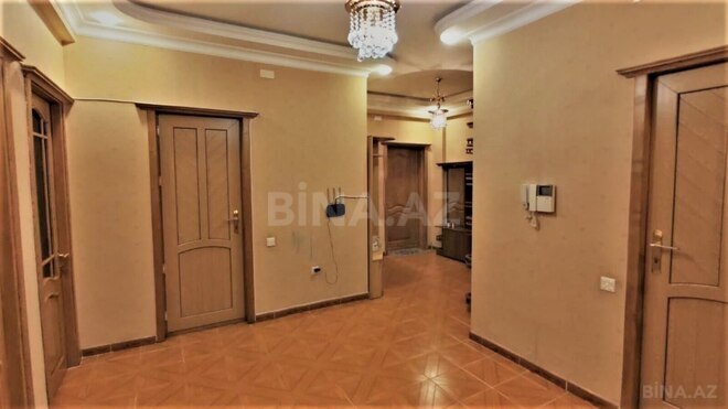 İcarəyə verilir 3 otaqlı yeni tikili 190 m², 28 May m., photo 11 from 15