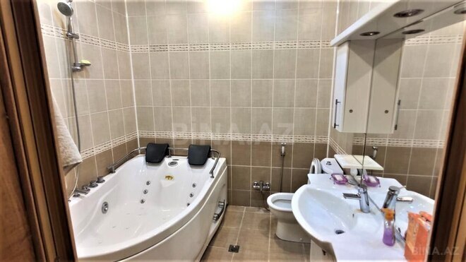 İcarəyə verilir 3 otaqlı yeni tikili 190 m², 28 May m., photo 13 from 15
