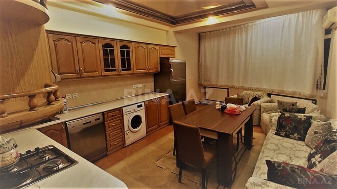 İcarəyə verilir 3 otaqlı yeni tikili 190 m², 28 May m., photo 10 from 15