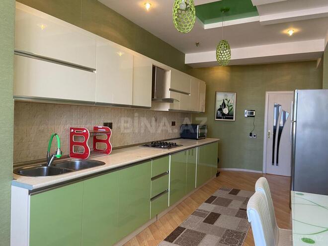 Сдаётся 3-комн. новостройка 150 м², м. 8 ноября, photo 1 from 27