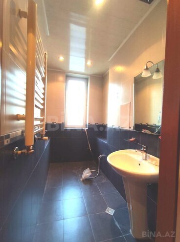 Satılır 4 otaqlı köhnə tikili 155 m², Sahil m., photo 19 from 22