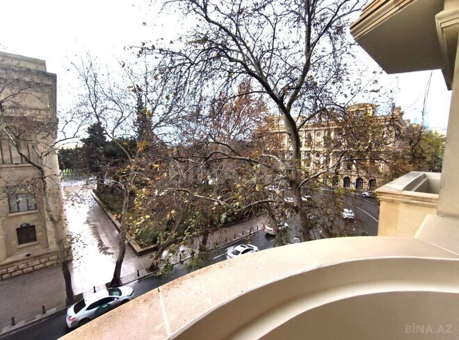 Satılır 4 otaqlı köhnə tikili 155 m², Sahil m., photo 21 from 22