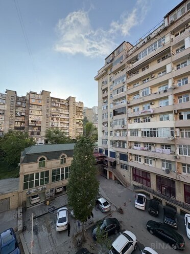Satılır 4 otaqlı köhnə tikili 90 m², İnşaatçılar m., photo 23 from 27