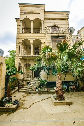 İcarəyə verilir 10 otaqlı həyət evi/bağ evi 1 001 m², Gənclik m., photo 1 from 32