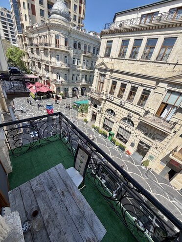 Продаётся 2-комн. вторичка 50 м², м. Сахил, photo 1 from 20
