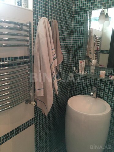 Satılır 2 otaqlı köhnə tikili 70 m², Sahil m., photo 13 from 16