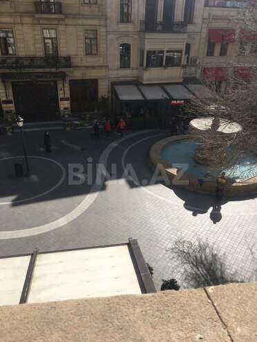 Satılır 2 otaqlı köhnə tikili 70 m², Sahil m., photo 15 from 16