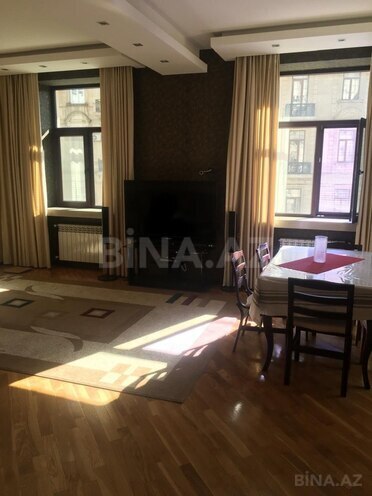 Satılır 2 otaqlı köhnə tikili 70 m², Sahil m., photo 4 from 16