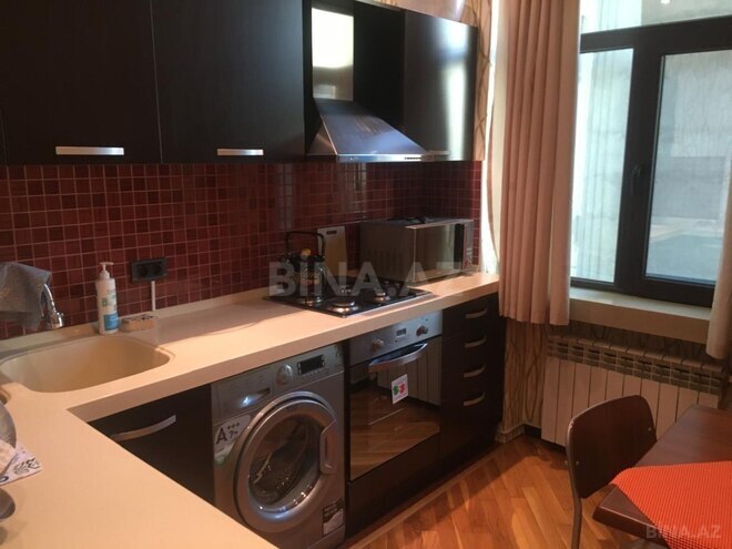 Satılır 2 otaqlı köhnə tikili 70 m², Sahil m., photo 6 from 16