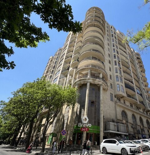 Продаётся 3-комн. новостройка 120 м², м. Ичеришехер, photo 1 from 9
