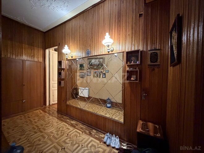 Satılır 4 otaqlı köhnə tikili 140 m², Sahil m., photo 25 from 30